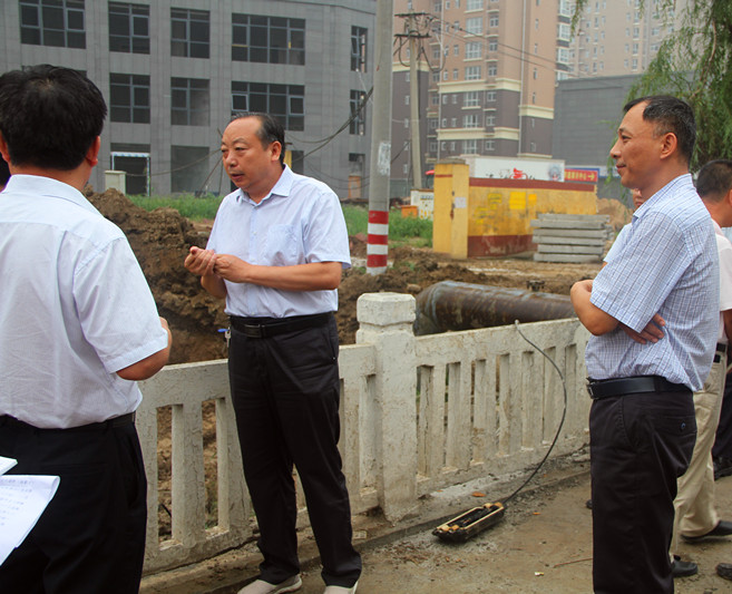 许昌经济技术开发区党工委书记管委会主任召开水利重点项目建设现场